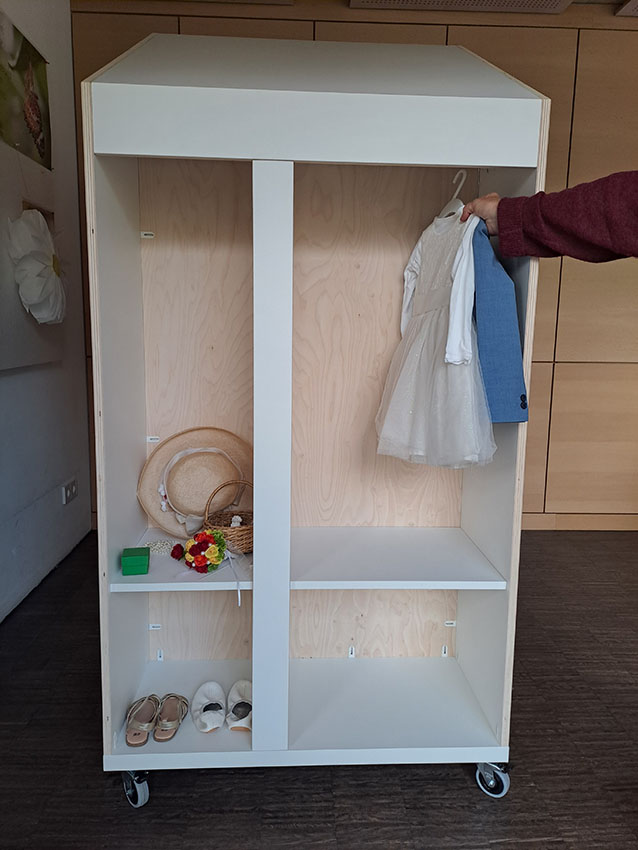 Seite der Spielkirche